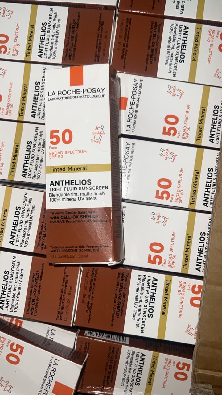 La Roche-Posay Anthelios Tinted Mineral Dark Fluid Sunscreen - 1.7oz Exp: 2029